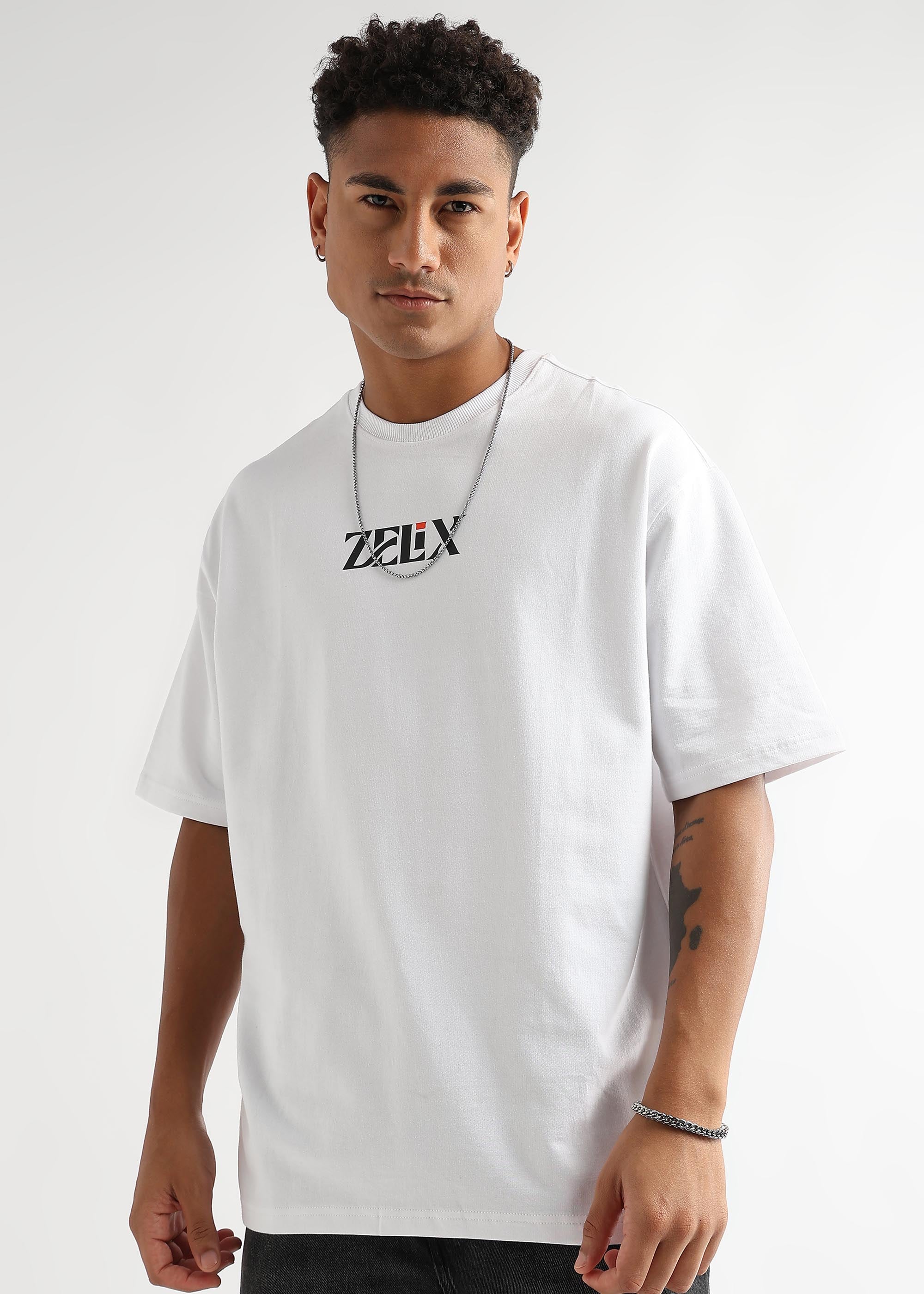 White oversized Cash & Class cotton graphic tee