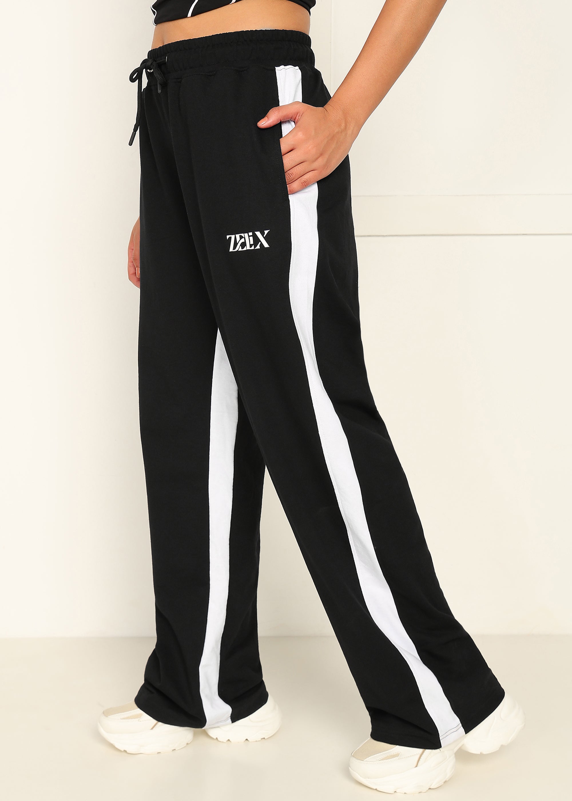 WOMEN STATIC BAGGY JOGGERS BLACK - WHITE
