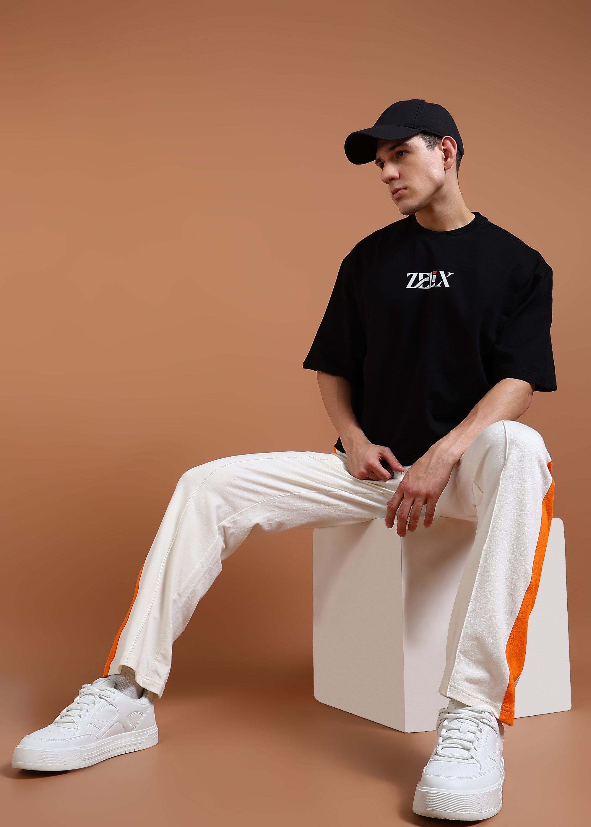 Drop shoulder black oversized casual t-shirt