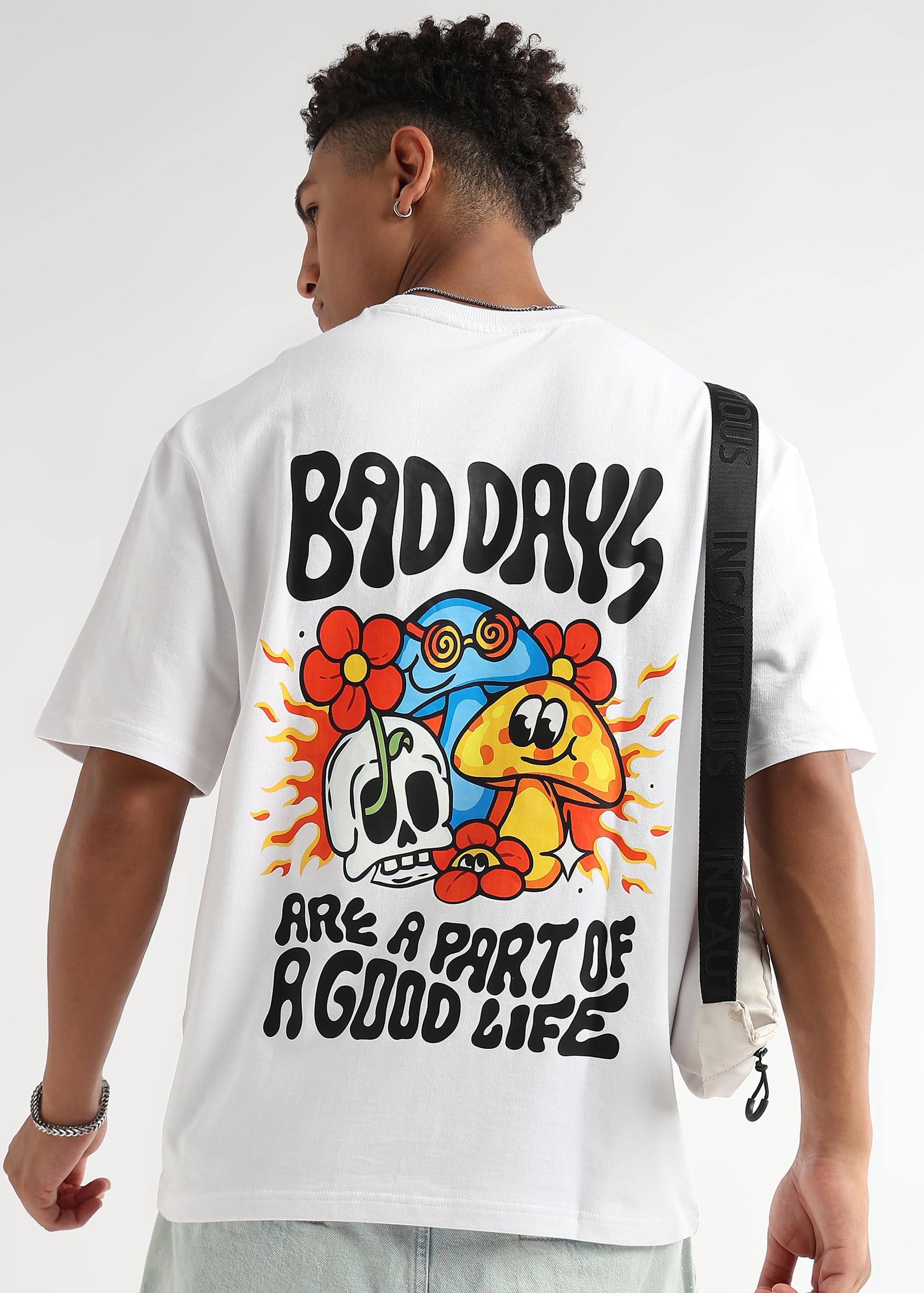 White oversized t-shirt with Life’s Wild Ride print – unisex streetwear