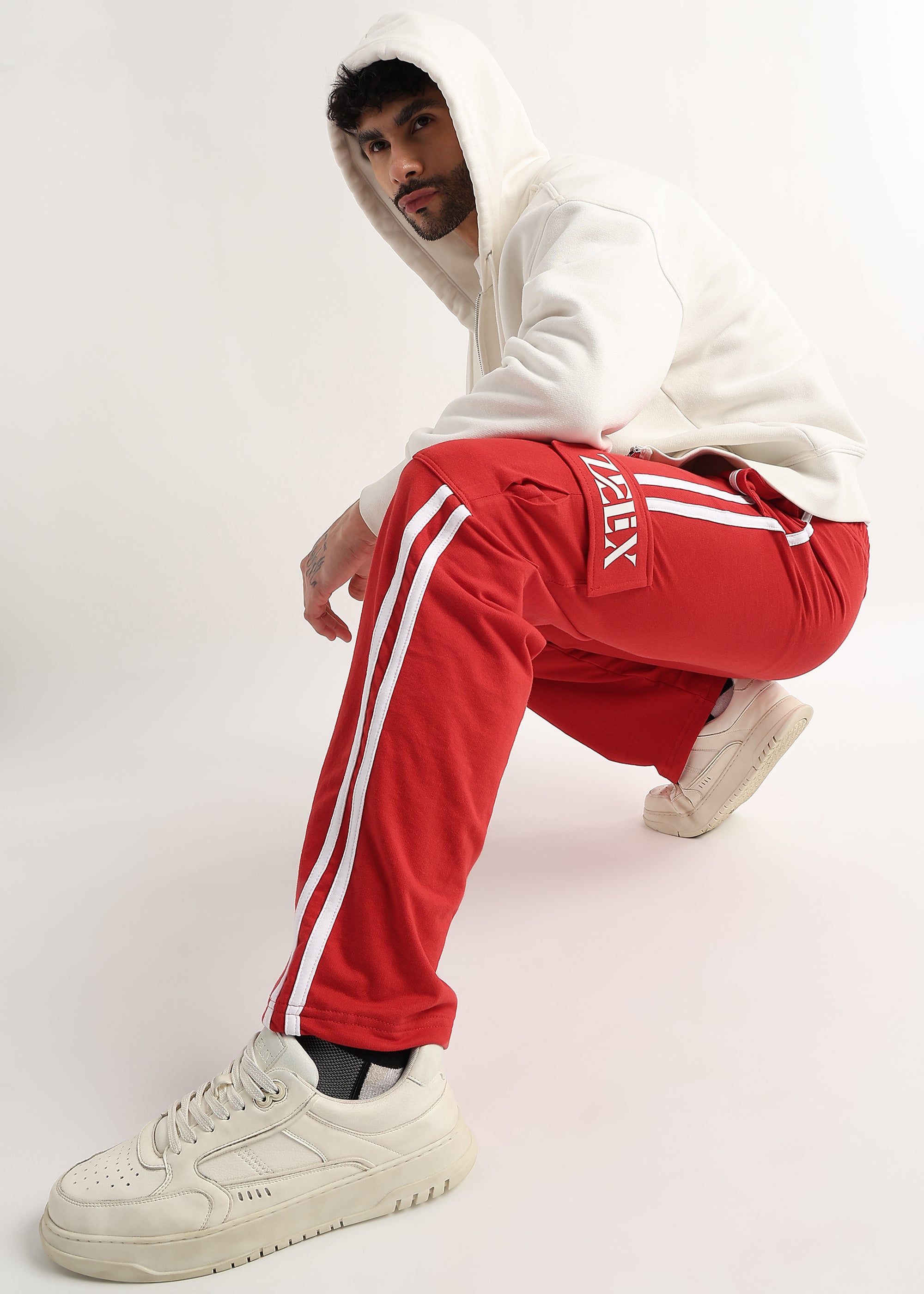 SCARLET STRIDE 5 POCKET JOGGER (RED)