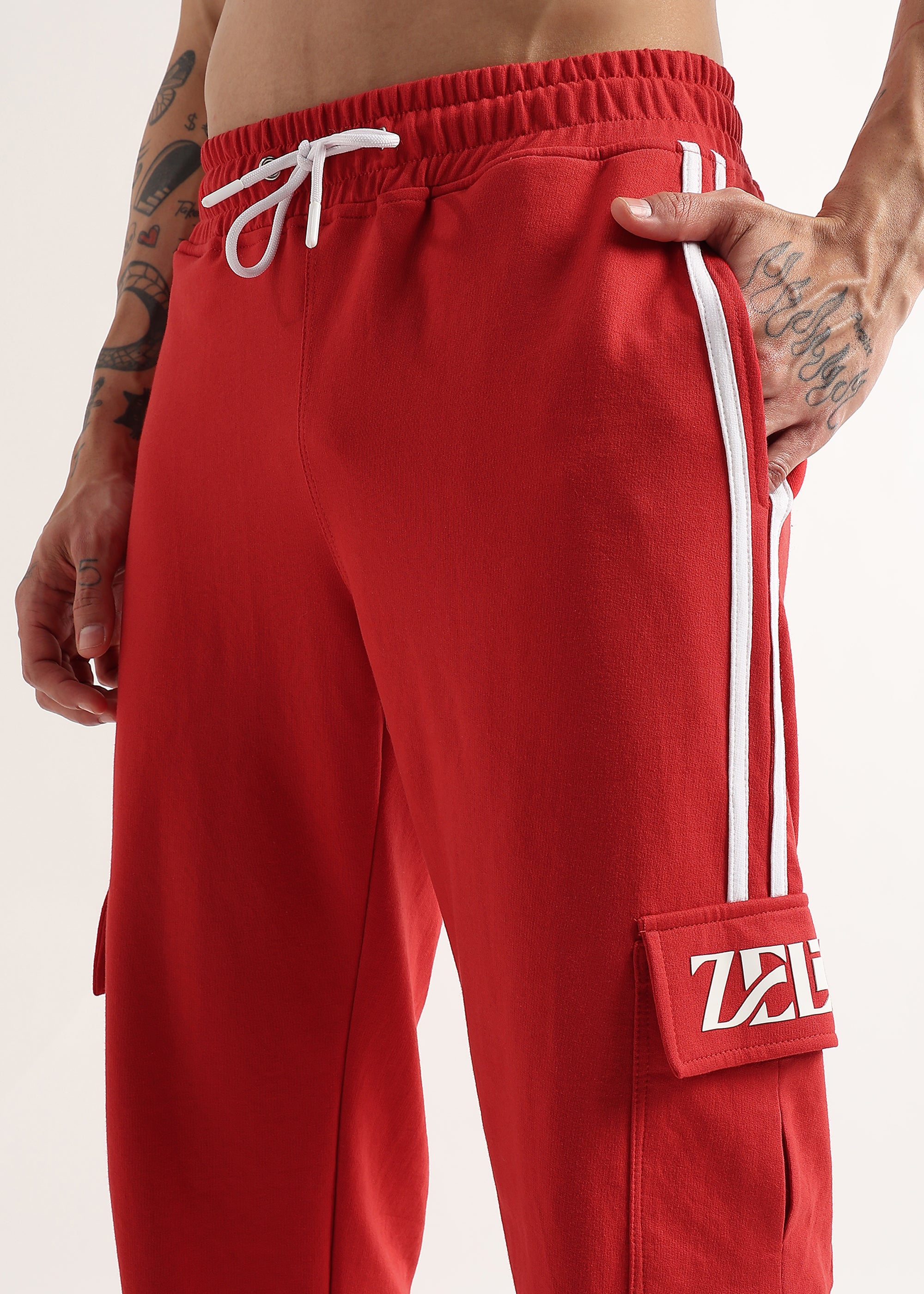 SCARLET STRIDE 5 POCKET JOGGER (RED)