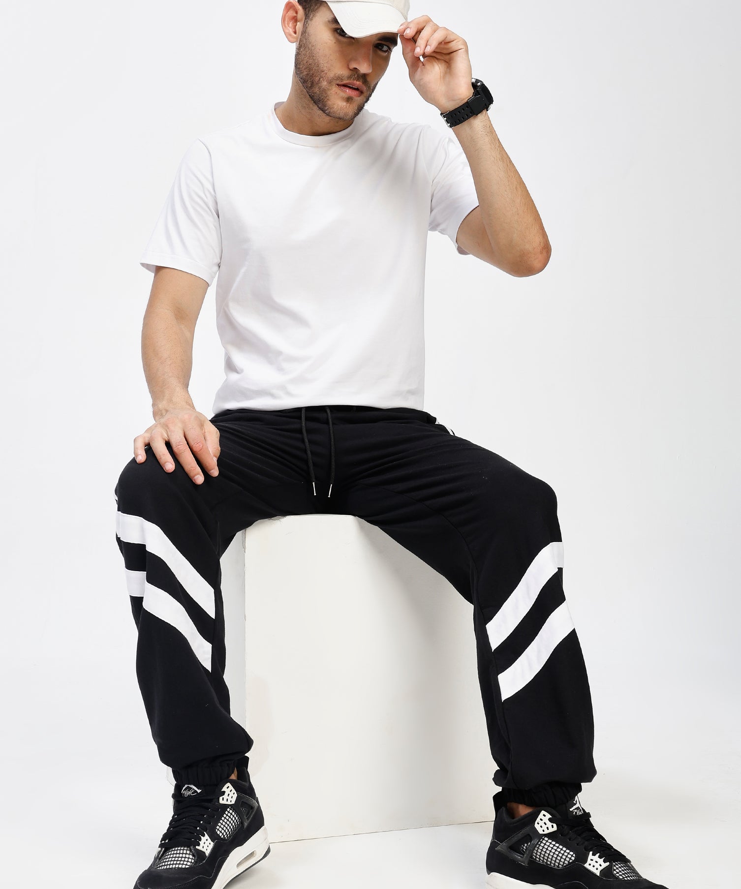 Stealth Vector Jogger Black