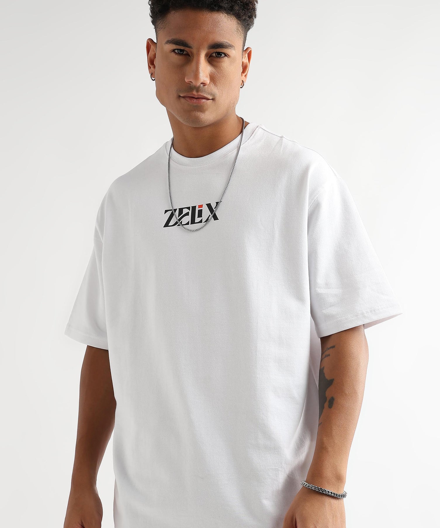 White oversized Cash & Class cotton graphic tee