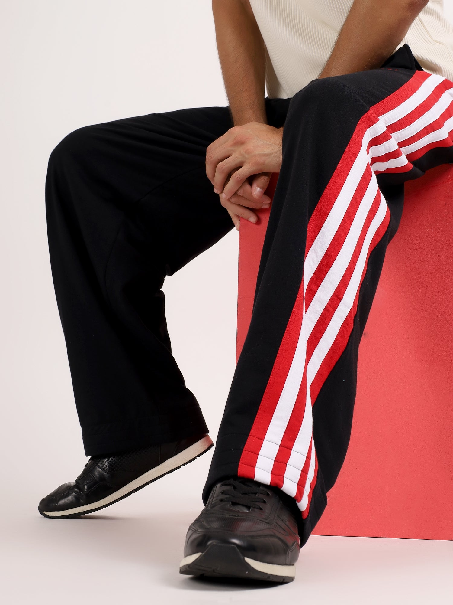 Inferno Relaxed Fit Jogger Black Red