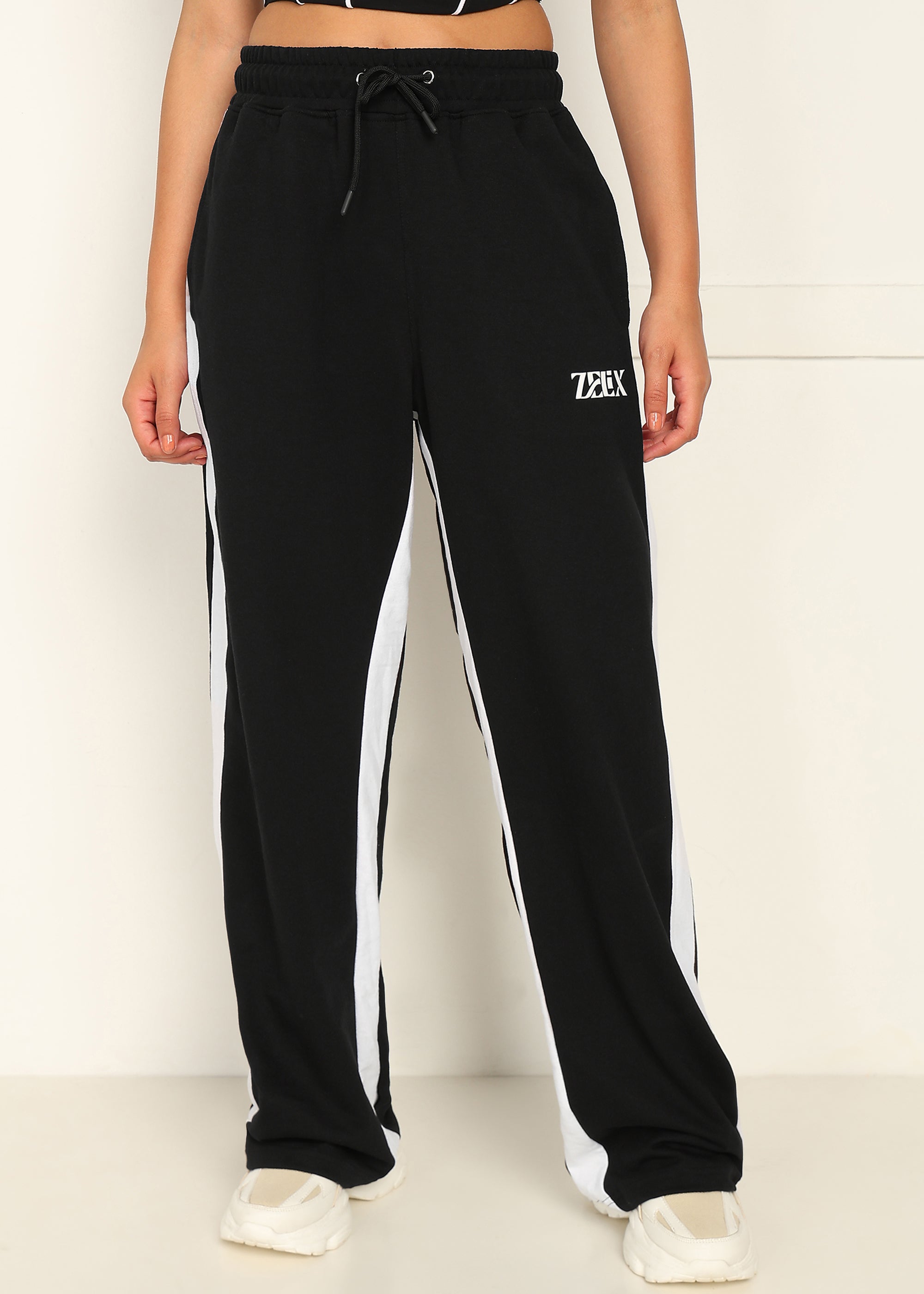 WOMEN STATIC BAGGY JOGGERS BLACK - WHITE