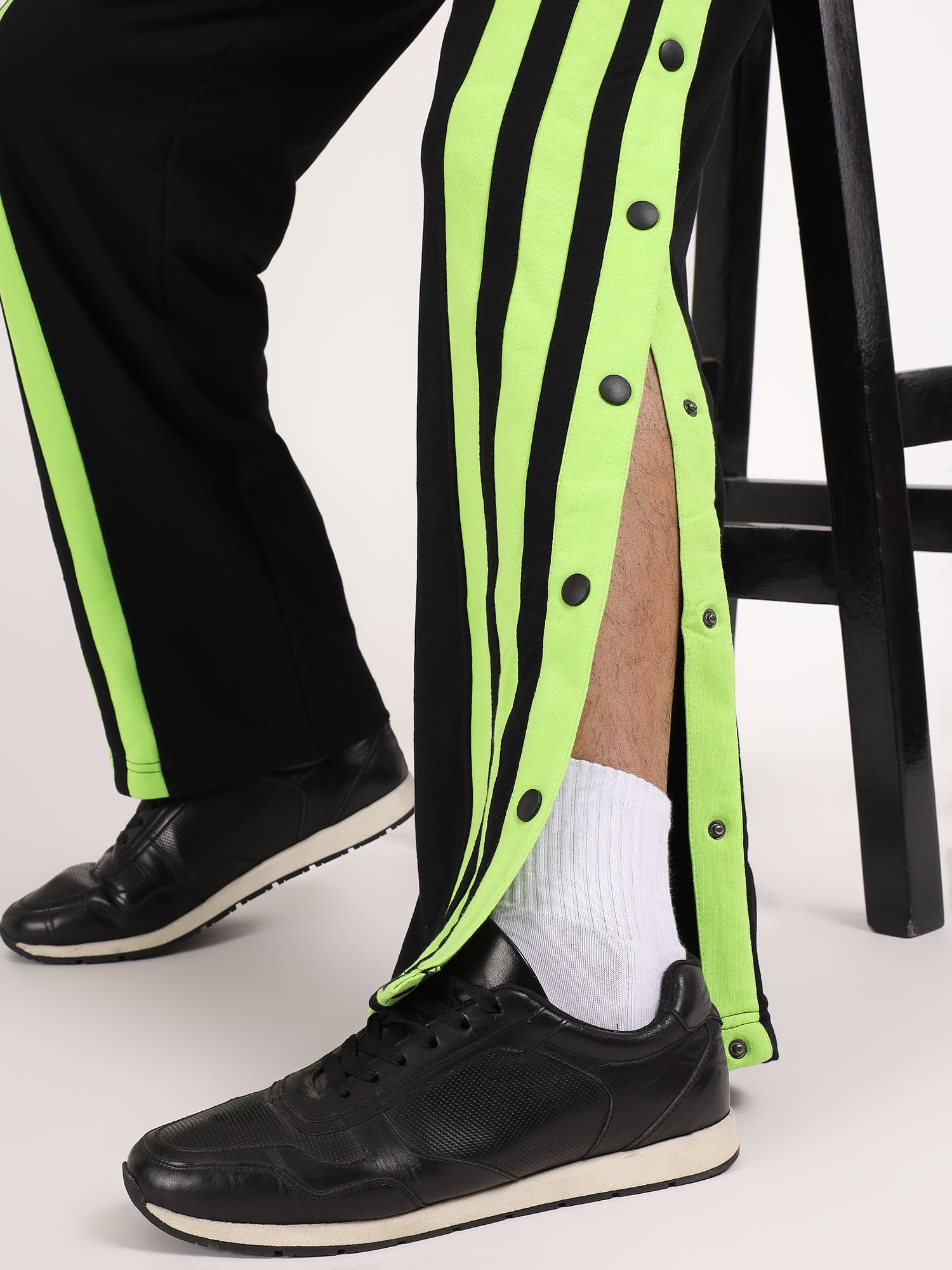 Striped Hustle Jogger Black Neon