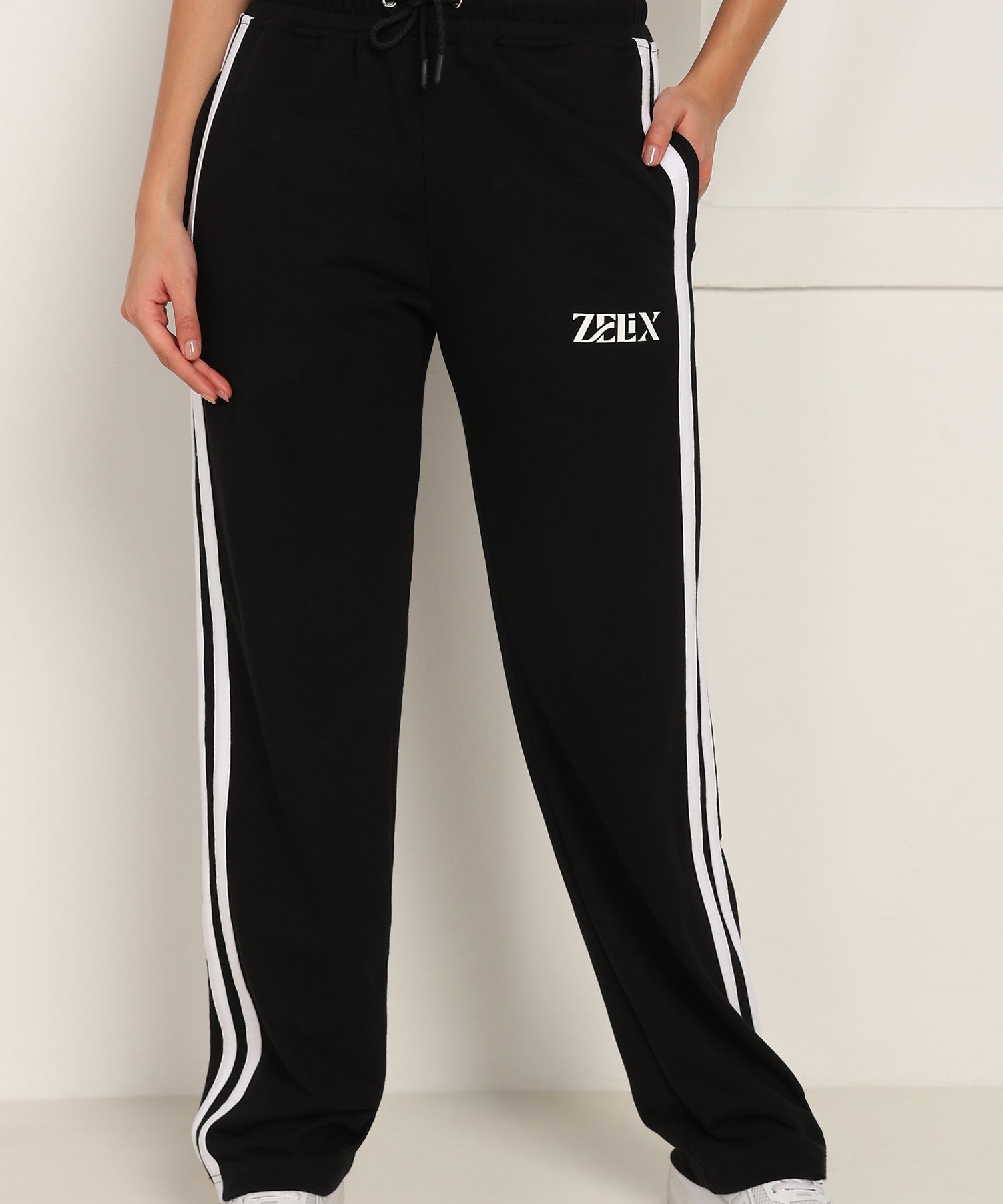 Women Titan Stripe Jogger Black White