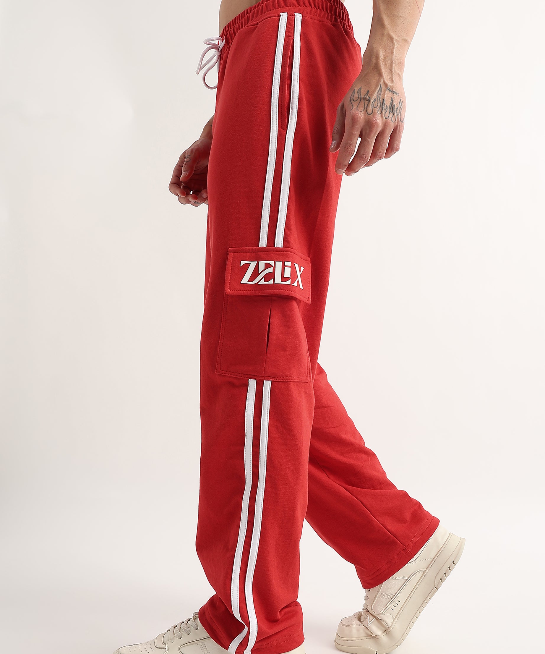 SCARLET STRIDE 5 POCKET JOGGER (RED)