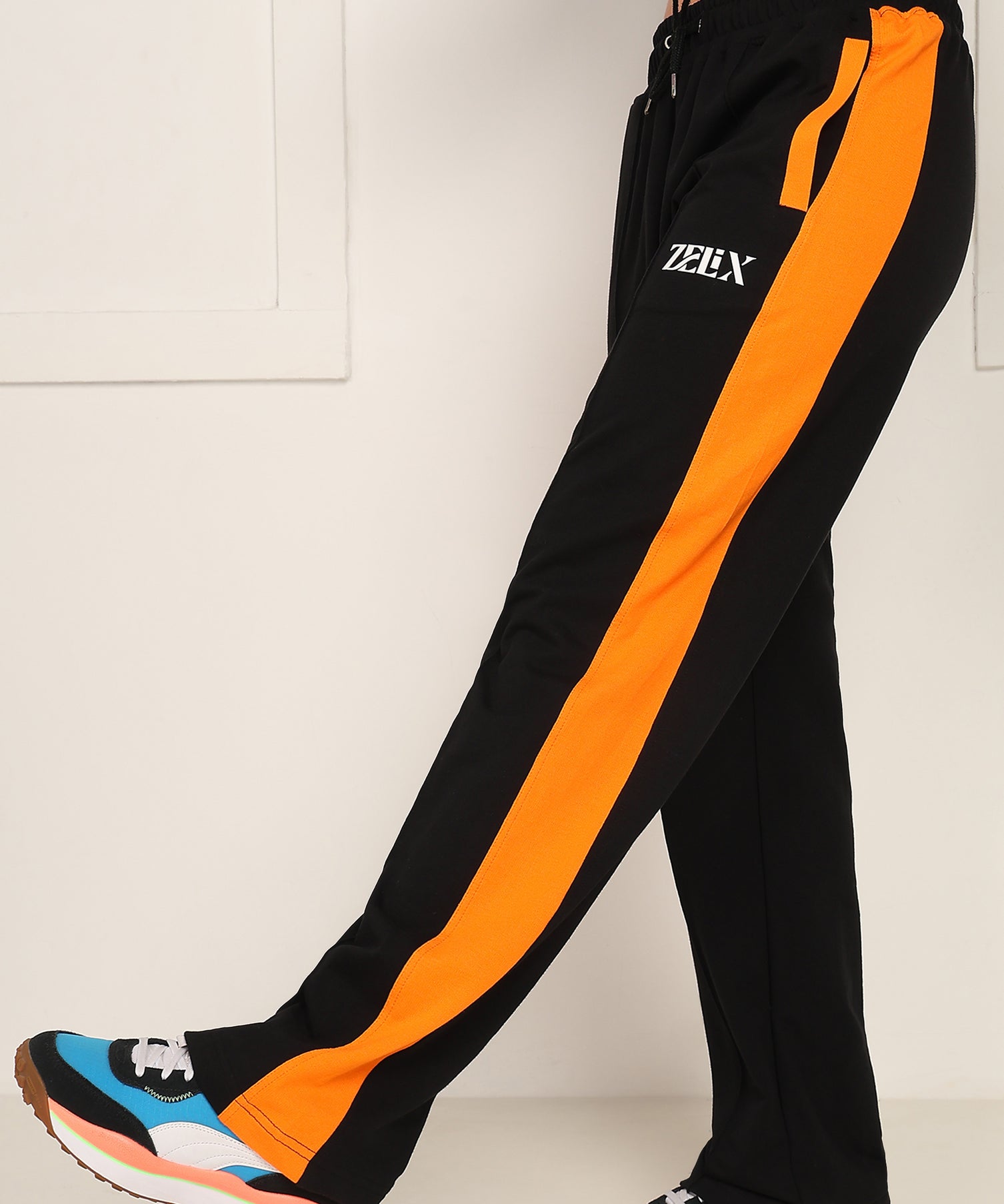 Women Phantom Jogger Black Orange