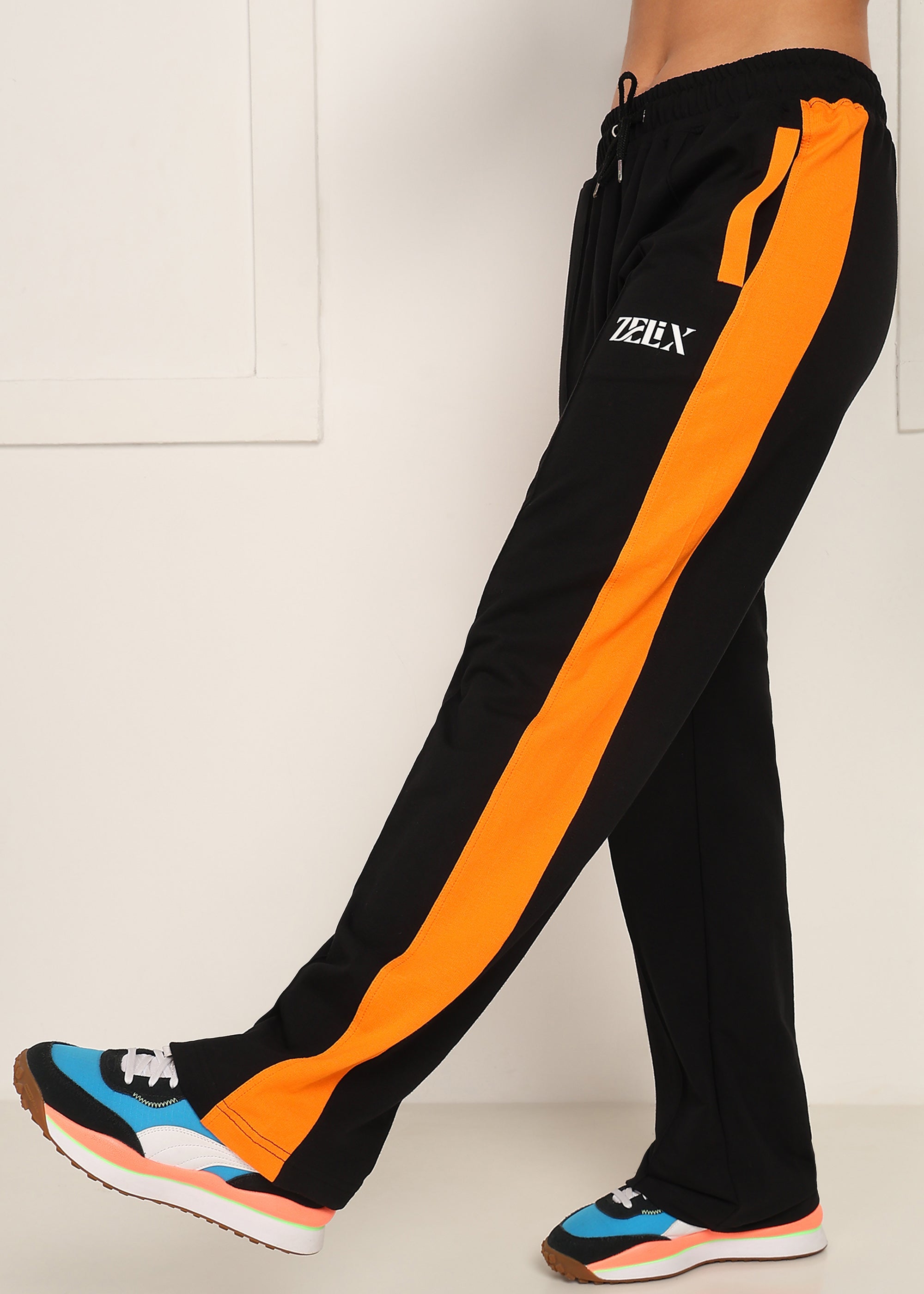 WOMEN PHANTOM JOGGERS (BLACK-ORANGE)