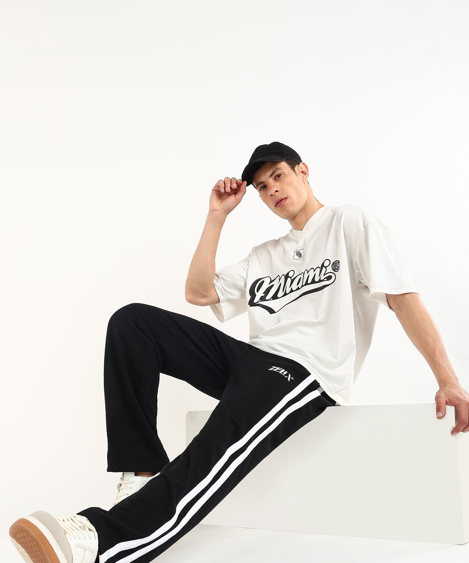 Titan Stripe Jogger Black White