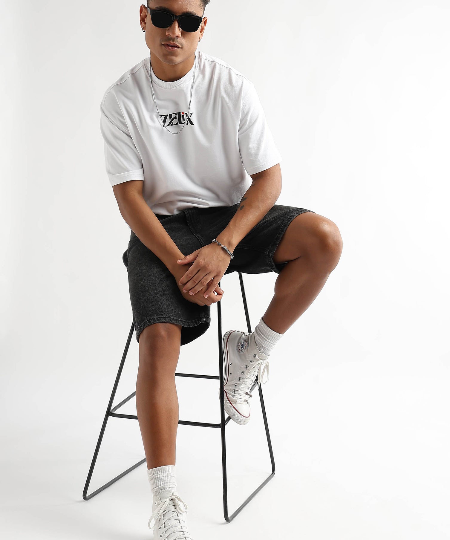 White oversized Wings of Belief fashion graphic shirt
Oversized Wings of Belief unisex streetwear t-shirt white
