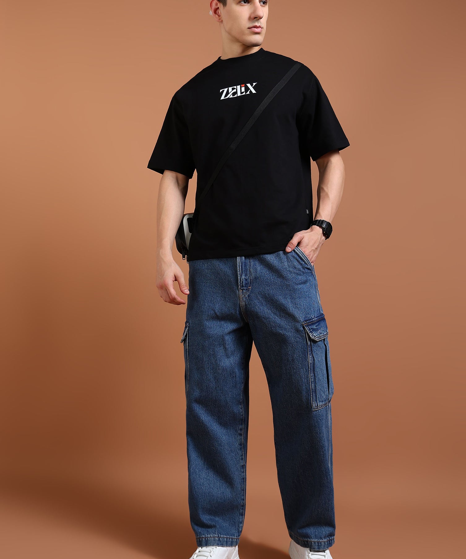 Relaxed fit black oversized unisex streetwear tee