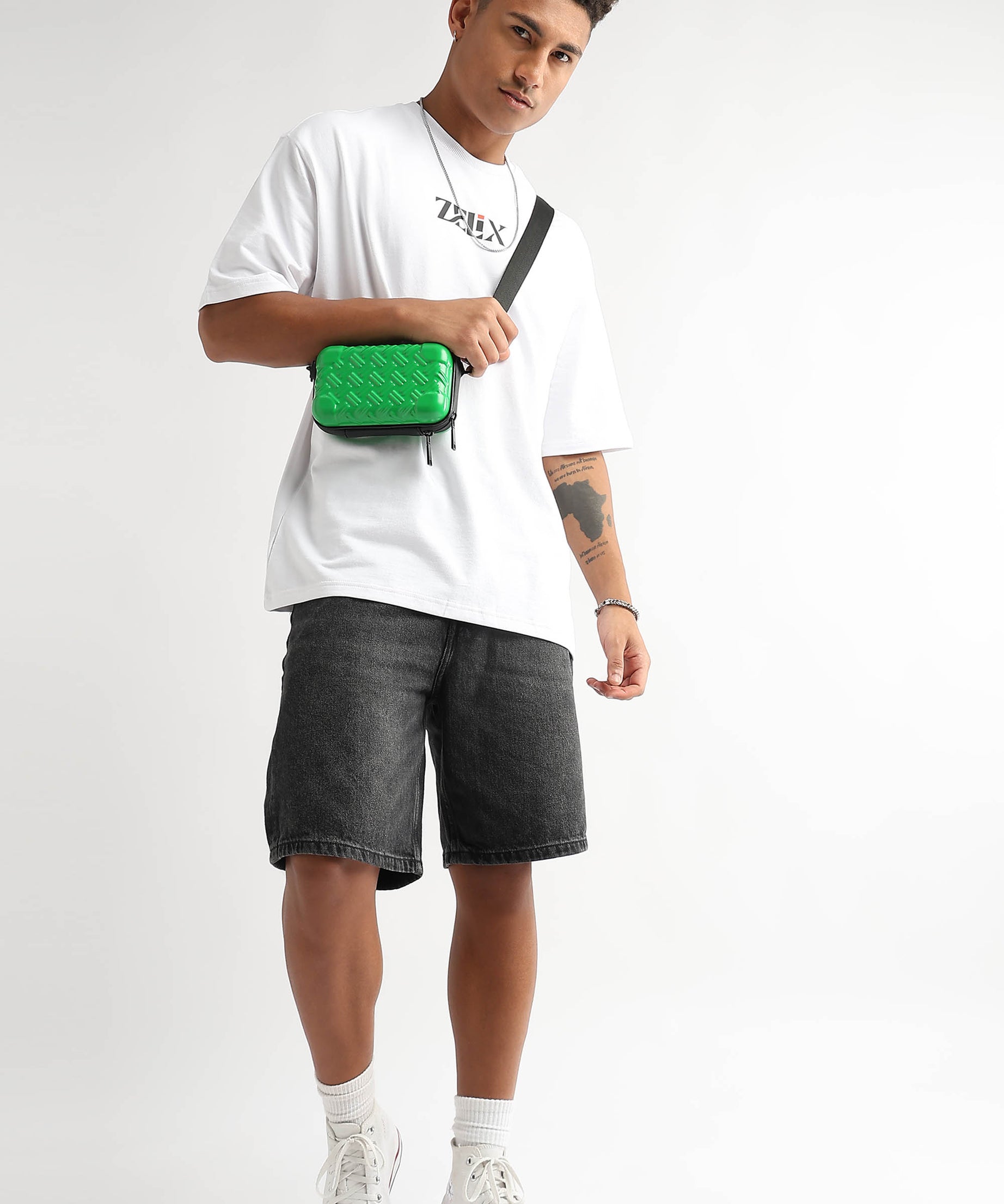 Unisex white Cash & Class oversized fashion shirt
