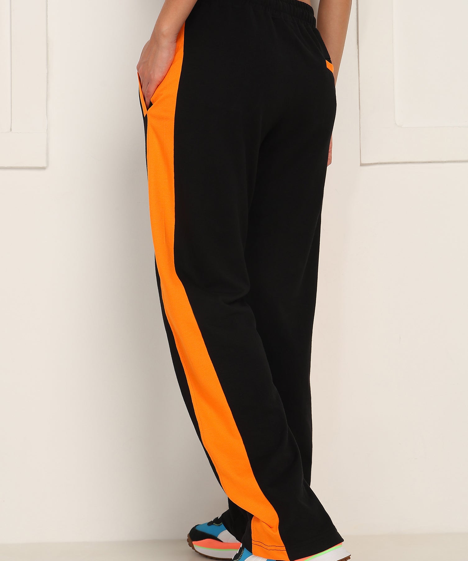 Women Phantom Jogger Black Orange