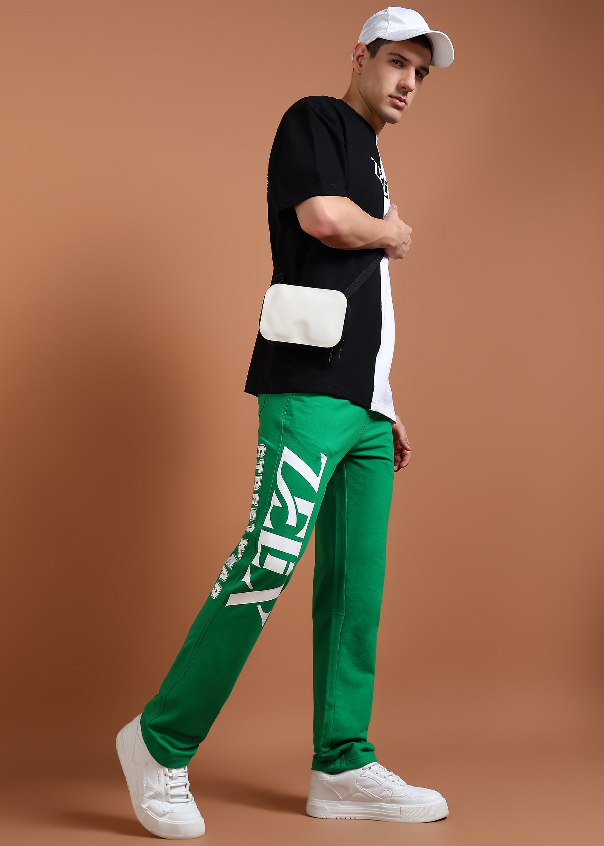 Comfortable tapered joggers in green streetwear style