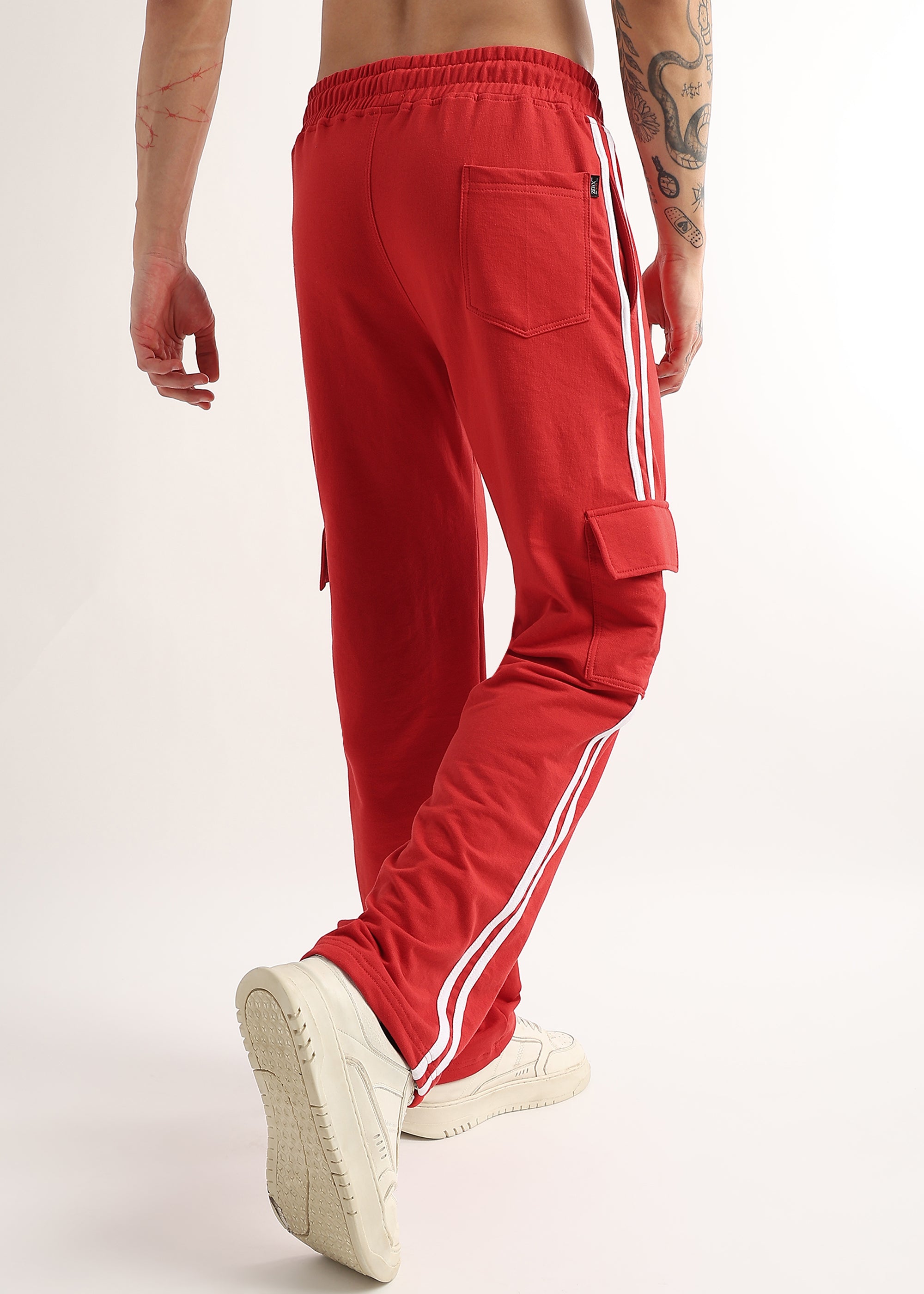 SCARLET STRIDE 5 POCKET JOGGER (RED)