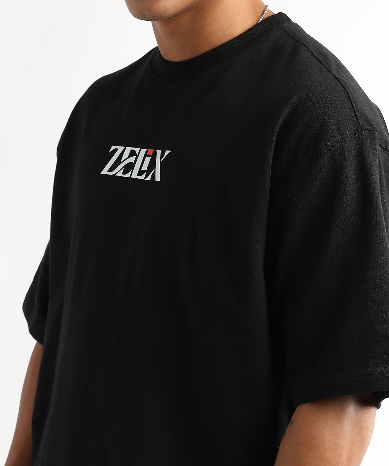 Casual oversized black t-shirt with slogan print