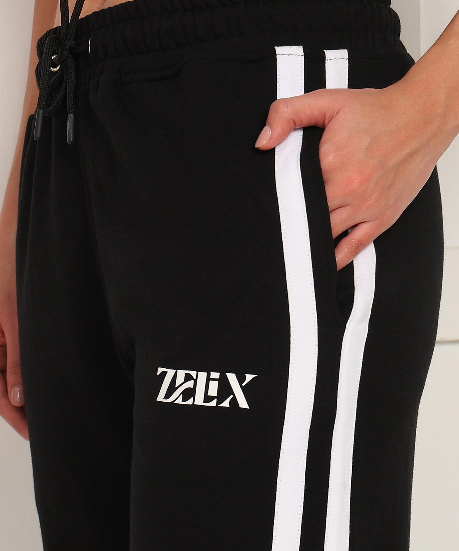 Women Titan Stripe Jogger Black White