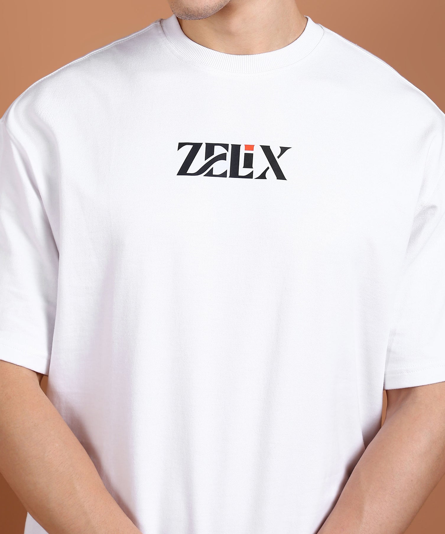 Casual Bear Streets Vibe oversized cotton tee white