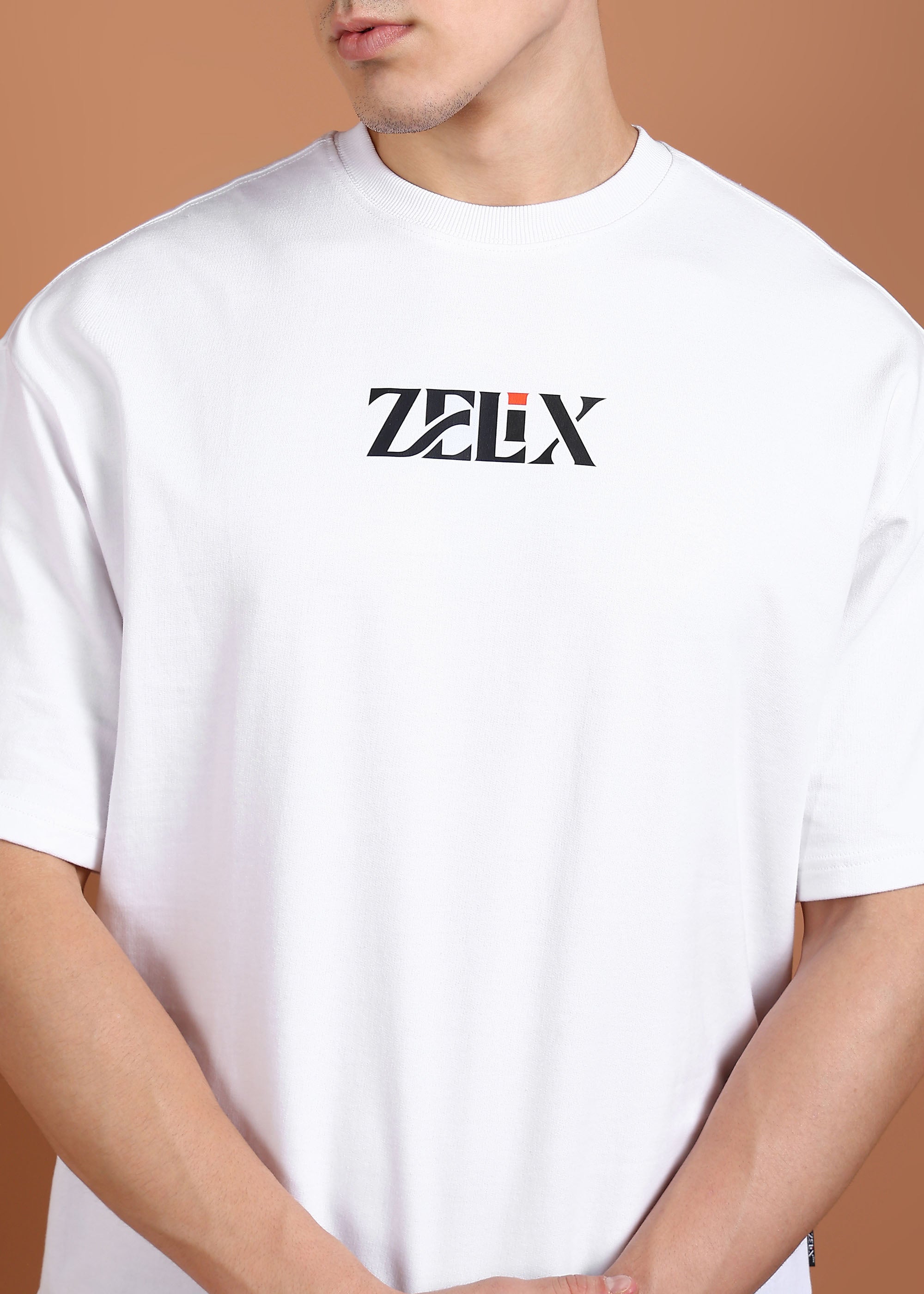 Casual Bear Streets Vibe oversized cotton tee white