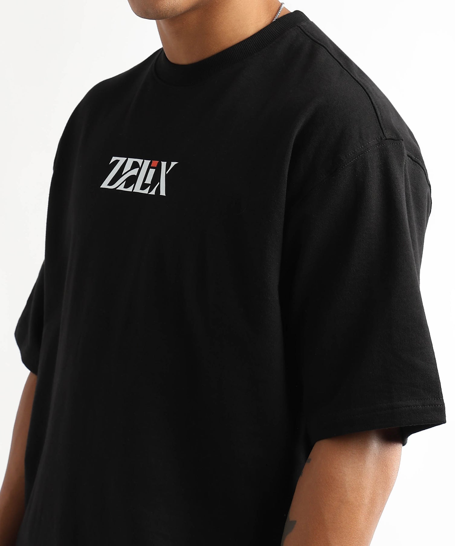 Casual oversized drop shoulder “White Fury” tee