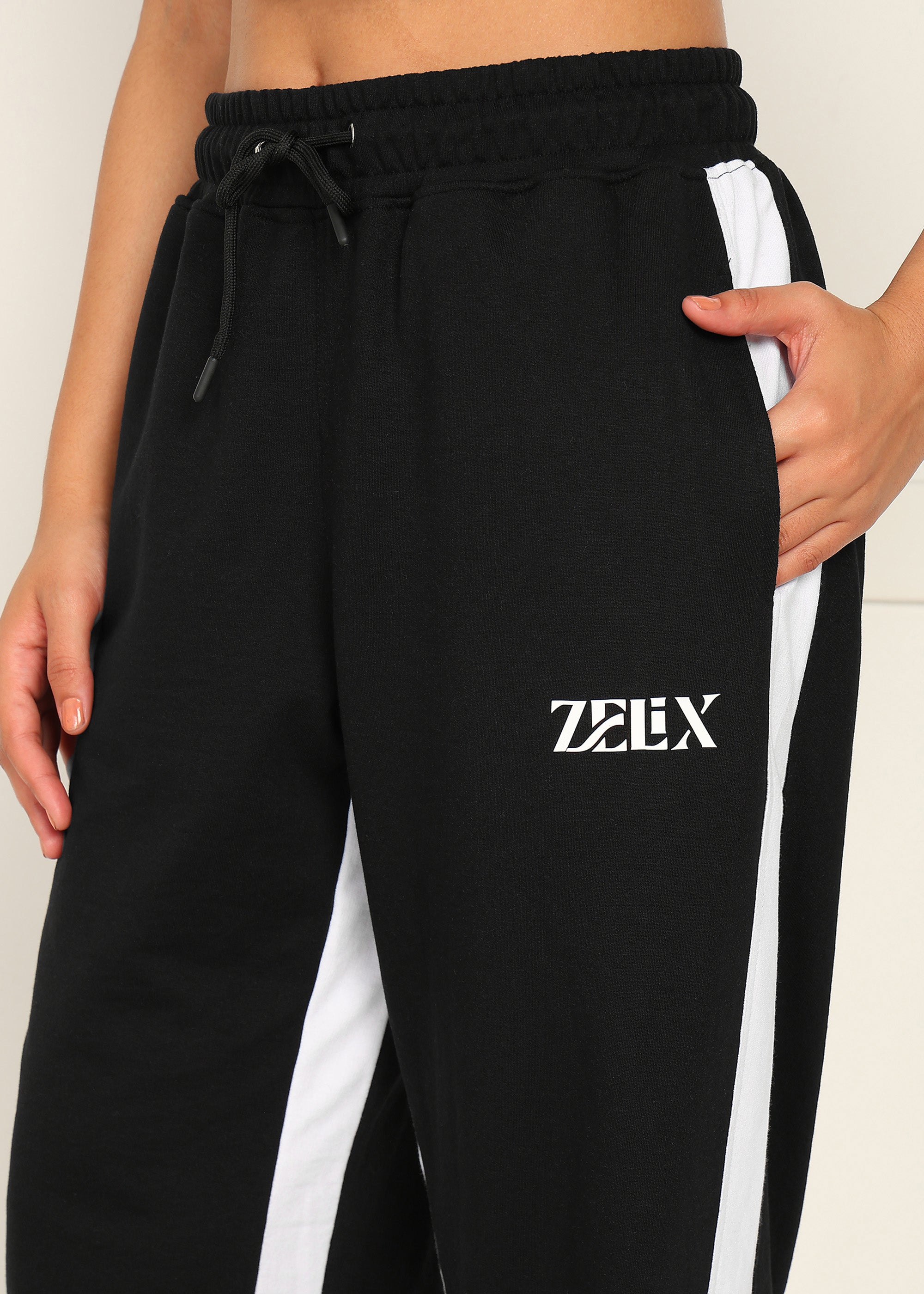 WOMEN STATIC BAGGY JOGGERS BLACK - WHITE